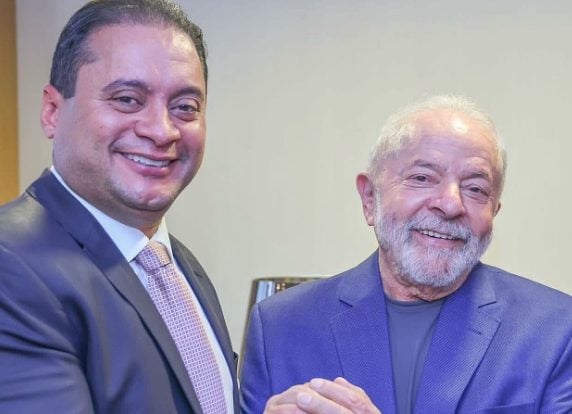 Vice-líder de Lula no Senado é alvo da PF por fraude no INSS
