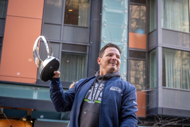 Treinador do Seattle Seahawks atribui vitória no Super Bowl à fé