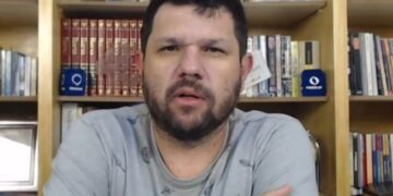 Oswaldo Eustáquio anuncia denúncia contra Alexandre de Moraes
