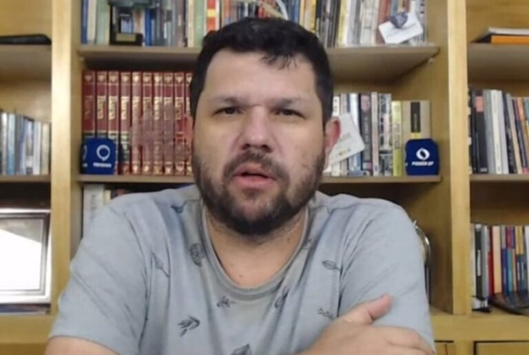 Oswaldo Eustáquio anuncia denúncia contra Alexandre de Moraes