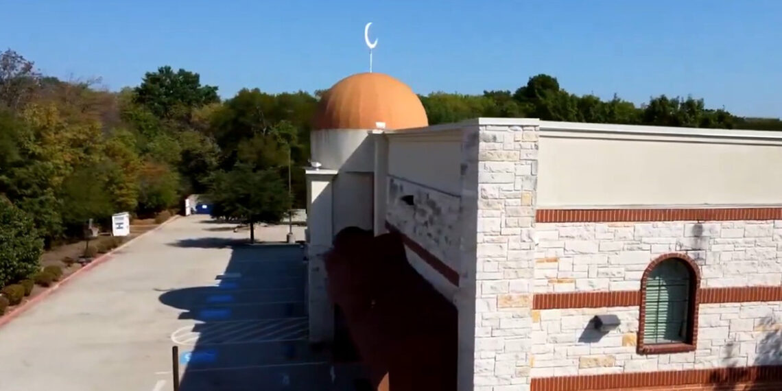 Pastor do Texas e filho se opõem à construção de mesquita