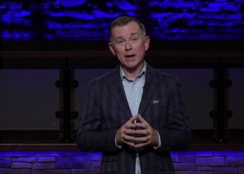Filha do pastor Mike Stone entra em cuidados paliativos em casa