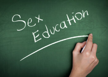Juristas criticam programa de educação sexual em escolas do Colorado