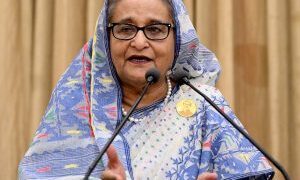 Retorno de ex-premiê a Bangladesh pode gerar pressão sobre cristãos