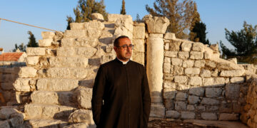 Forças de Defesa de Israel cercam vila cristã na Cisjordânia