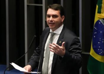 Flávio promete multiplicar pena mínima para furto de celular