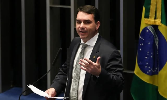 Flávio promete multiplicar pena mínima para furto de celular