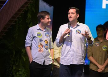 Flávio Valle reúne cerca de 2 mil apoiadores em lançamento de candidatura