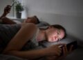 Celular pode acabar com o seu casamento, alerta pastora