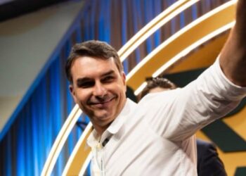 Flávio: ‘Quero entrar para a história nem que seja como presidente de transição’