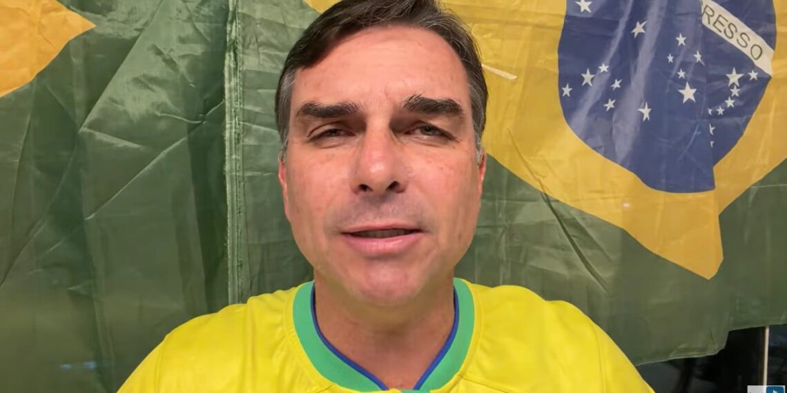 Flávio sobre ataques sofridos na campanha: ‘Tô sozinho’