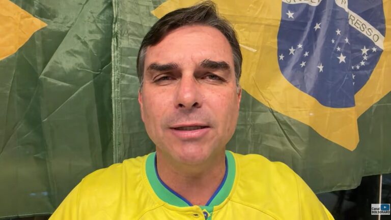 Flávio sobre ataques sofridos na campanha: ‘Tô sozinho’