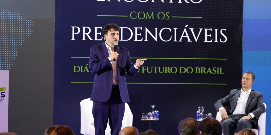 Renan Santos diz que Record o excluiu de debates e sabatinas