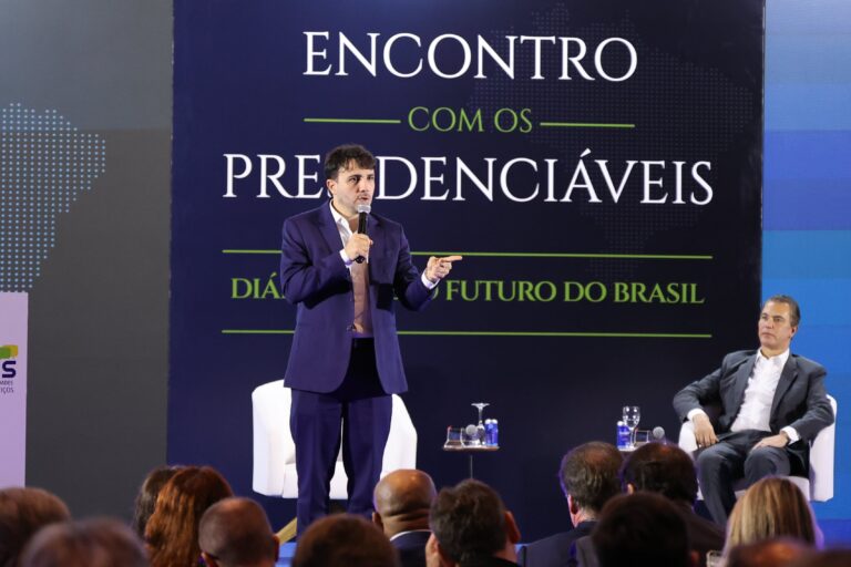 Renan Santos diz que Record o excluiu de debates e sabatinas