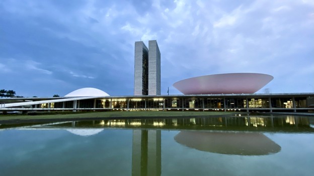 Instituto Dēmokratia lança trilha de aprendizagem em teoria política