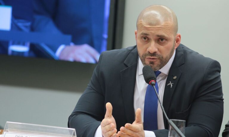 Defesa de Daniel Silveira pede providências ao STF após demissão