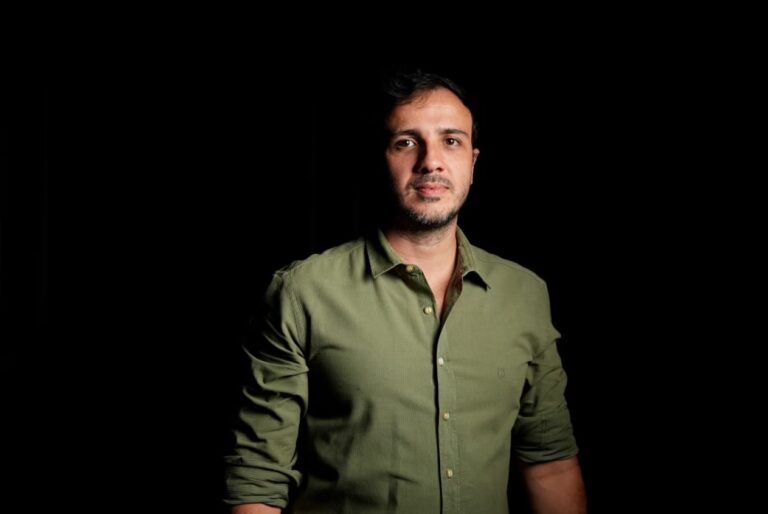 Renan Santos tranquiliza apoiadores após adiamento do TSE