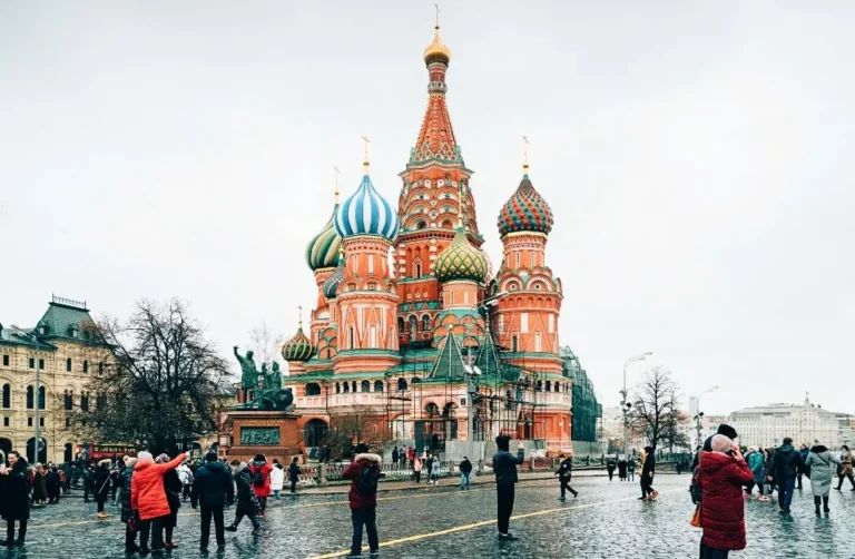 Moscou proíbe bíblias da Missão Eurásia: cristãos preocupados
