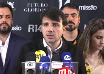 Renan Santos ironiza suspensão de campanha e relembra protestos