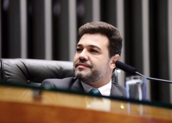 Deputadas petistas pedem que Ministério Público investigue Feliciano