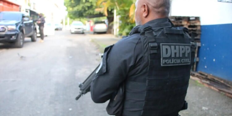 Polícia Civil da Bahia bloqueia milhões de comércio ilegal de armas