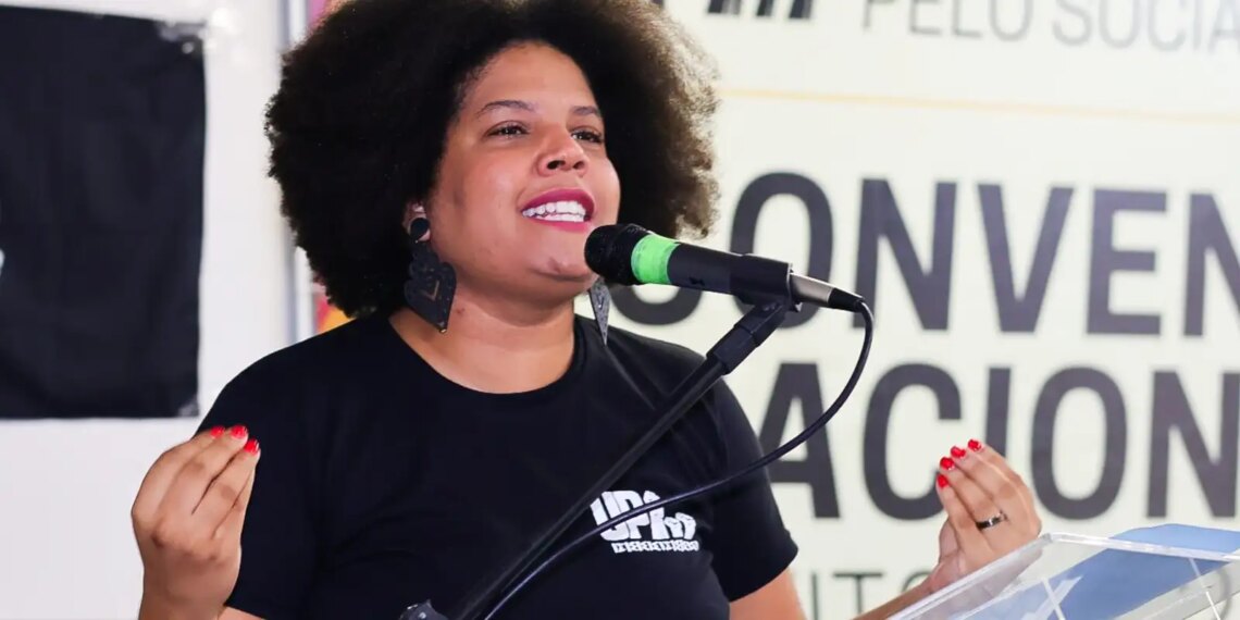 Samara Martins, candidata pela UP, trabalha pelo SUS no RN