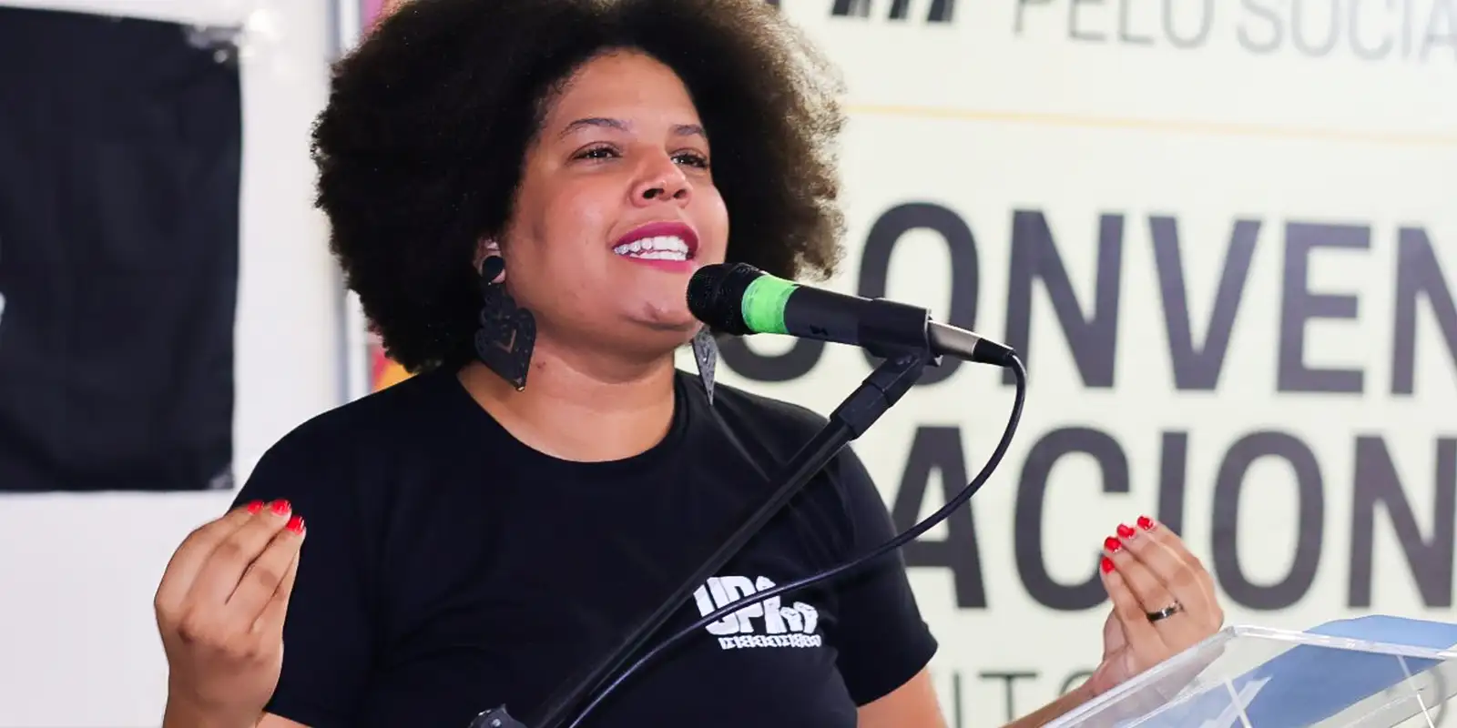 Samara Martins, candidata pela UP, trabalha pelo SUS no RN
