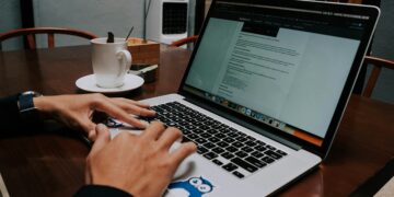 Empregos em tecnologia avançam pelo país; salários chegam a R$ 40 mil