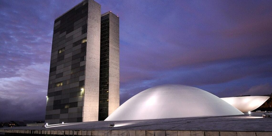 Oposição obstrui e fim da escala 6×1 não vai a plenário