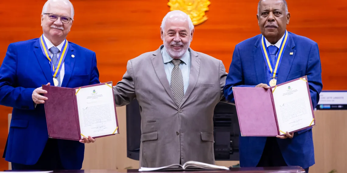 Judiciário de MT concede honraria aos ministros Luiz Edson Fachin e Benedito Gonçalves