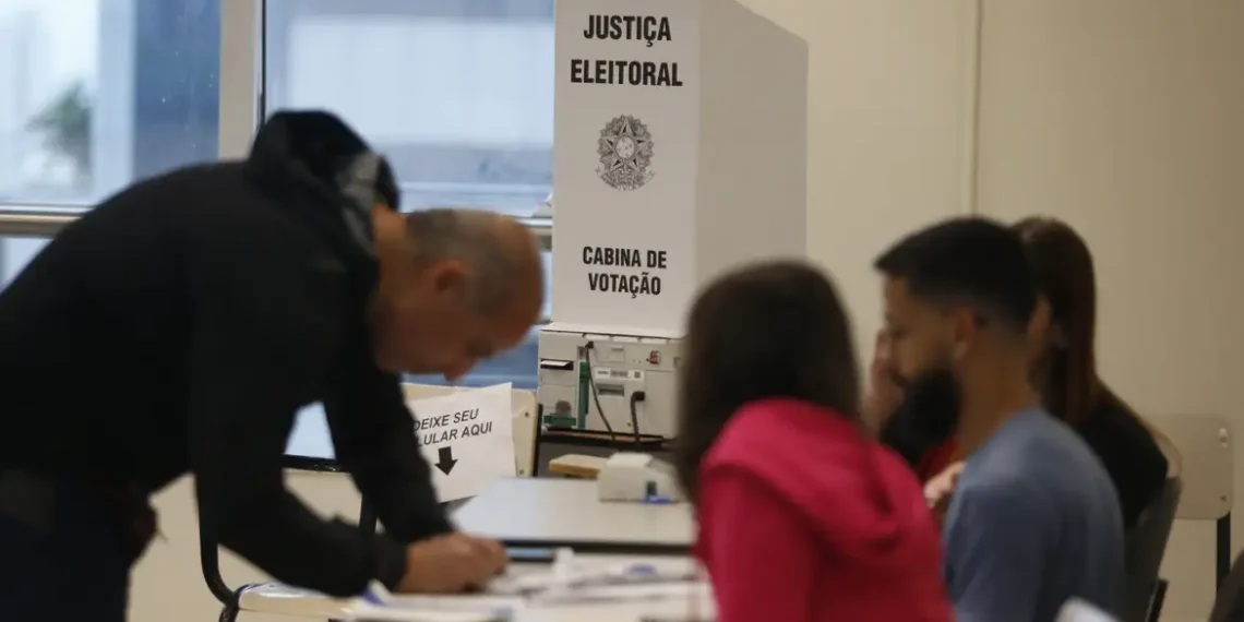 Treinamento prepara 1.550 mesários e mesárias para atuarem nas Eleições 2026