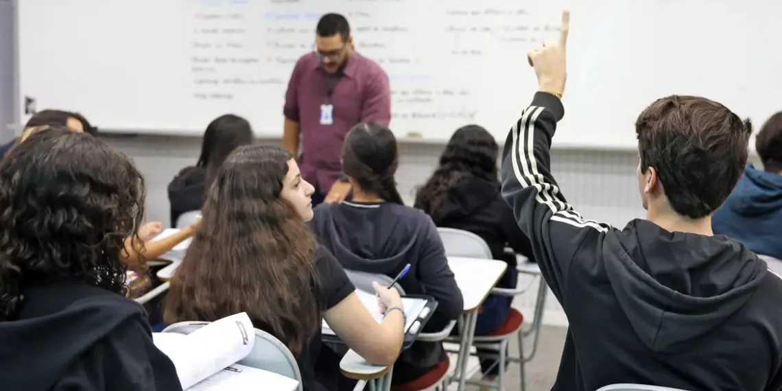 Pisa: Brasil reduz diferença para países ricos no desempenho escolar