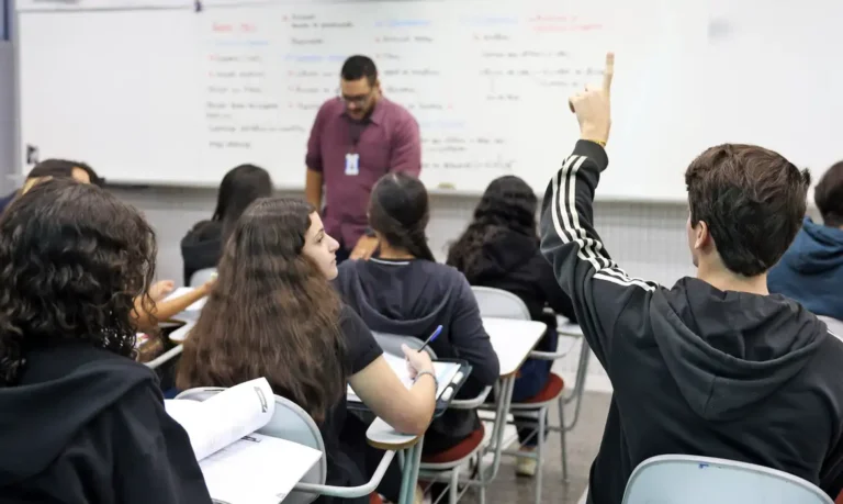 Pisa: Brasil reduz diferença para países ricos no desempenho escolar