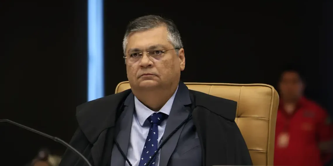 Dino determina reintegração de Andrei Rodrigues no comando da PF