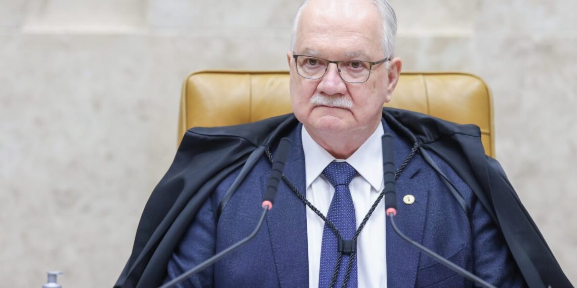 Fachin suspende decisões de Mendonça e Dino sobre diretor da PF
