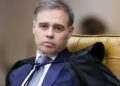 Mendonça incluiu Flávio Bolsonaro como investigado no caso Dark Horse
