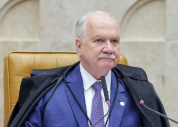 Fachin dá 24 horas para Mendonça liberar sigilo de documentos do caso Master