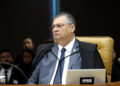 Dino aponta indícios de liderança de Mário Frias em desvio de emendas