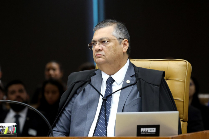 Dino aponta indícios de liderança de Mário Frias em desvio de emendas