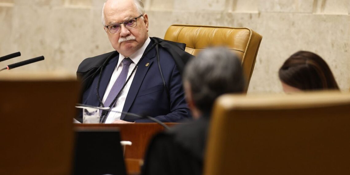 Fachin desmarca julgamento sobre atuação de Mendonça no caso Master