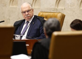 Fachin desmarca julgamento sobre atuação de Mendonça no caso Master