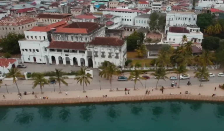 Cristãos em Zanzibar continuam a adorar apesar de ataques crescentes