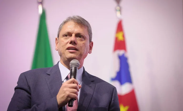 Tarcísio de Freitas afirma: “Ninguém está acima da lei”