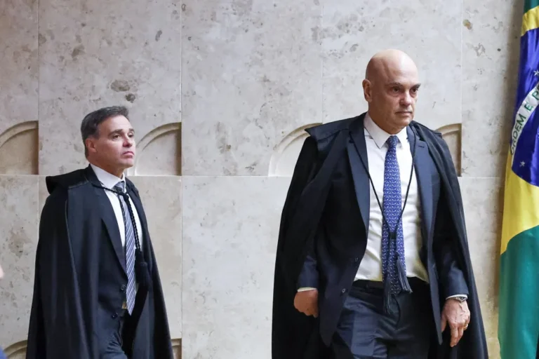 Líderes evangélicos oram por André Mendonça em meio a rumores