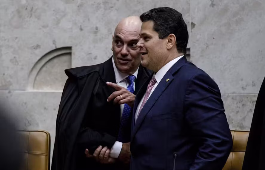Senadores aliados de Lula apoiam impeachment de Moraes