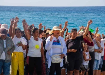 Mais de 300 pessoas são batizadas em evento metodista em Cuba