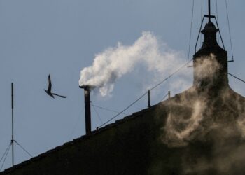 Relembre as mudanças no Vaticano que marcaram os 20 anos do g1