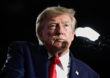 Trump diz que termo 'inteligência artificial' não é bom e cria enquete para mudar nome da tecnologia