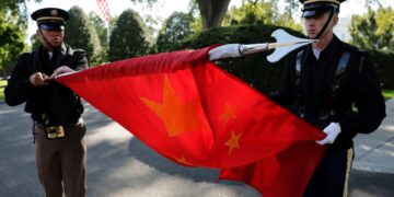 Xi chega a Washington nesta terça-feira para encontro com Trump