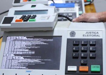 TSE conclui assinatura digital e lacração de sistemas das urnas